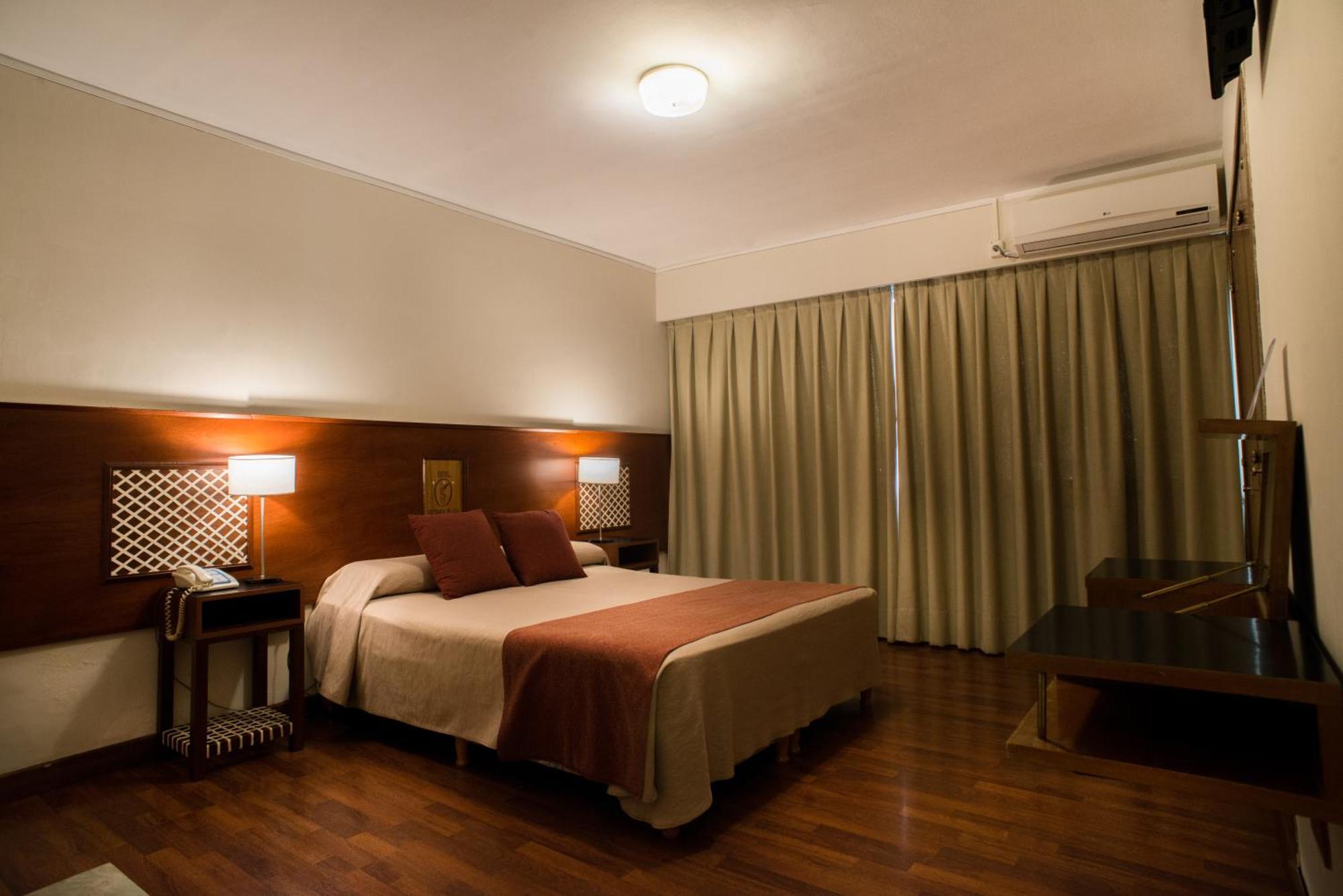 סלטה Hotel Victoria Plaza מראה חיצוני תמונה